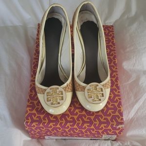 Tory Burch Anna Pump - White Patent & Straw